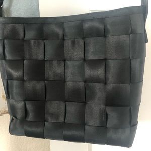 Black Harvey’s seatbelt messenger bag